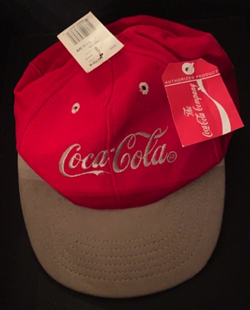 8662-1  € 7,00 coca cola petje rood met grijze klep geborduurd.jpeg